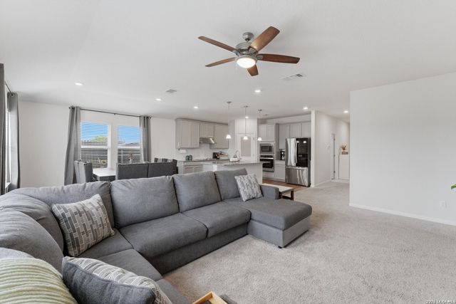 3133 Malbac Dr, Schertz, TX 78154