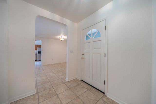 2166 Wicklow Street, Redding, CA 96001