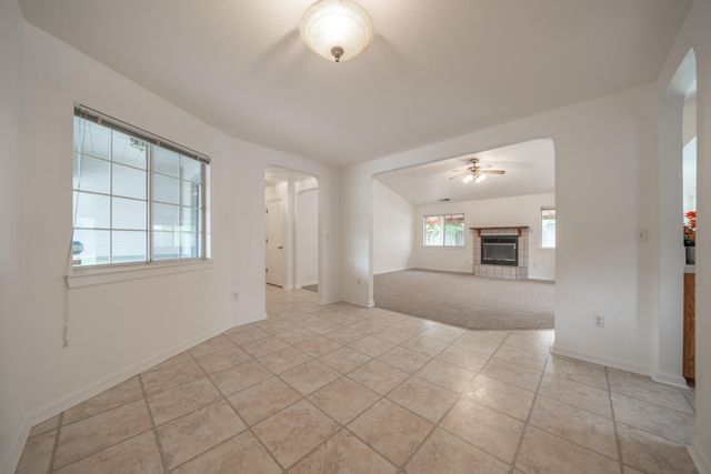 2166 Wicklow Street, Redding, CA 96001