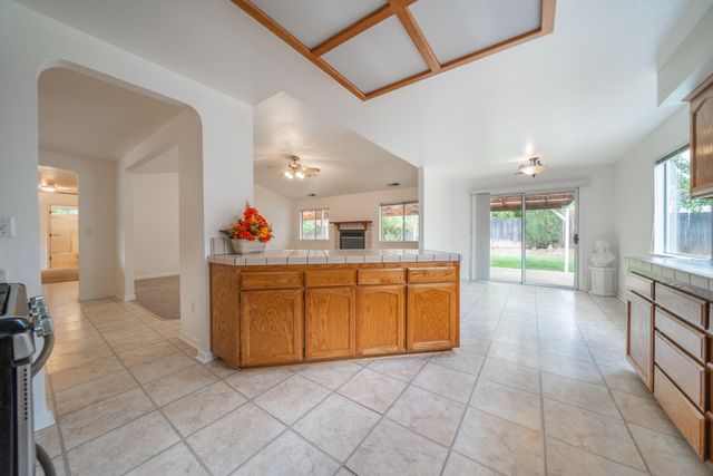 2166 Wicklow Street, Redding, CA 96001