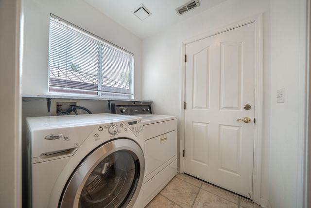 2166 Wicklow Street, Redding, CA 96001