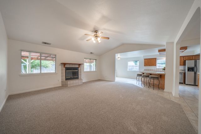 2166 Wicklow Street, Redding, CA 96001