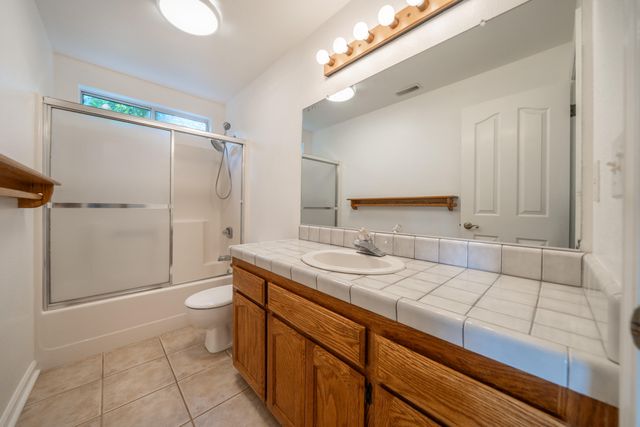 2166 Wicklow Street, Redding, CA 96001