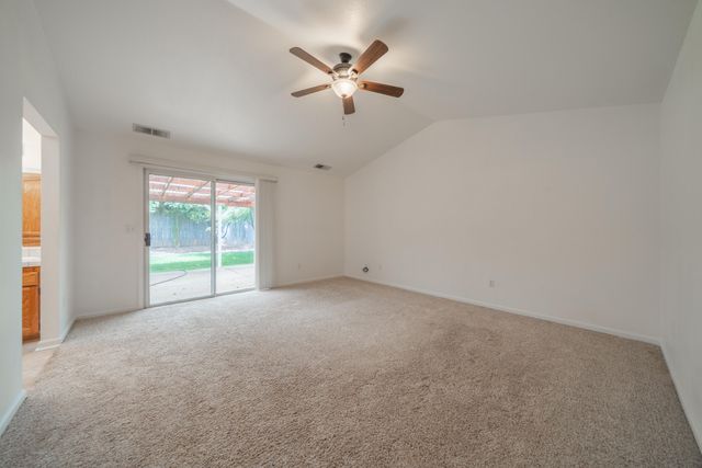 2166 Wicklow Street, Redding, CA 96001