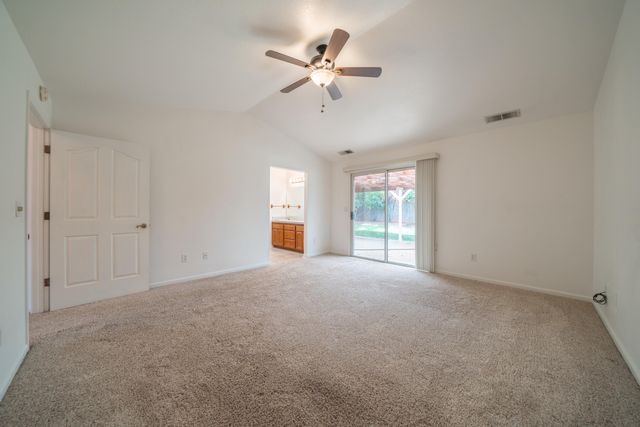 2166 Wicklow Street, Redding, CA 96001