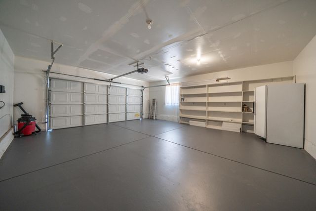 2166 Wicklow Street, Redding, CA 96001