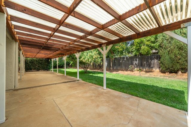 2166 Wicklow Street, Redding, CA 96001