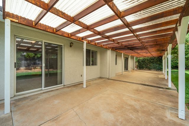 2166 Wicklow Street, Redding, CA 96001