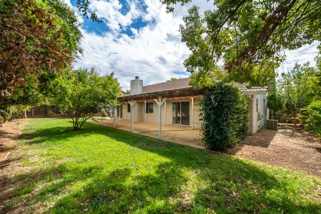 2166 Wicklow Street, Redding, CA 96001