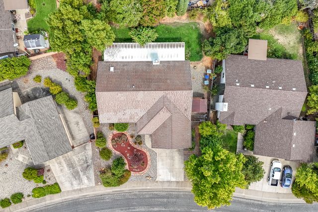 2166 Wicklow Street, Redding, CA 96001