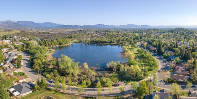 2166 Wicklow Street, Redding, CA 96001