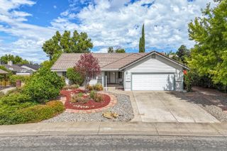 2166 Wicklow Street, Redding, CA 96001