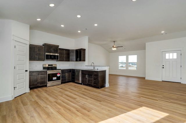 1164 E Abercorn Street, Republic, MO 65738