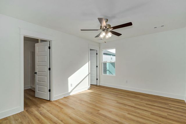 1164 E Abercorn Street, Republic, MO 65738