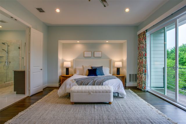 381 E Greenbriar Lane 804, Dallas, TX 75203