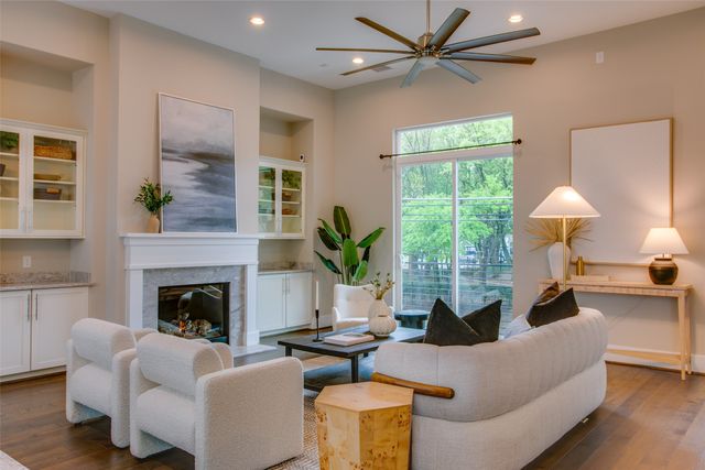 381 E Greenbriar Lane 804, Dallas, TX 75203