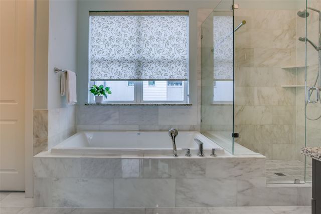 381 E Greenbriar Lane 804, Dallas, TX 75203