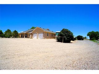 461 E Fredonia Dr, Pueblo, CO 81007