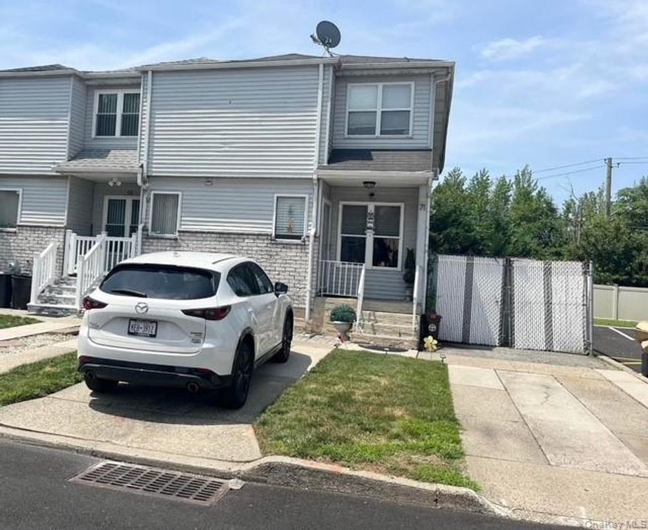 71 Lorraine Loop, Staten Island, NY 10309