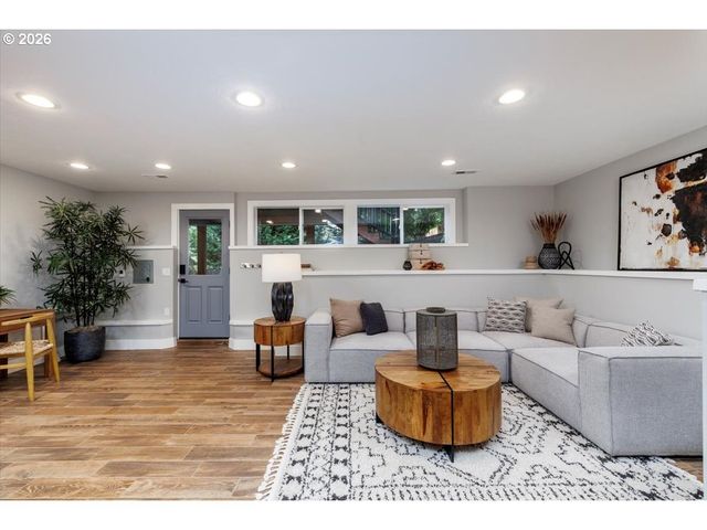 4188 COBB Way, Lake Oswego, OR 97035