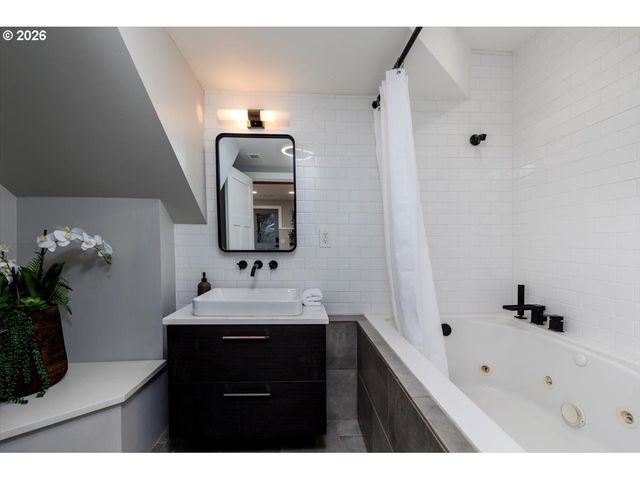 4188 COBB Way, Lake Oswego, OR 97035