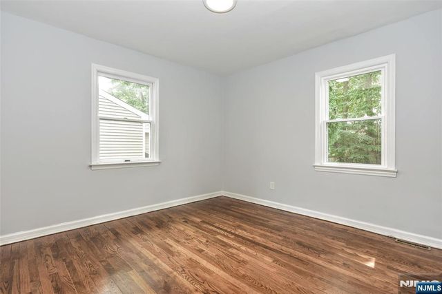 72 Ridgewald Avenue, Waldwick, NJ 07463
