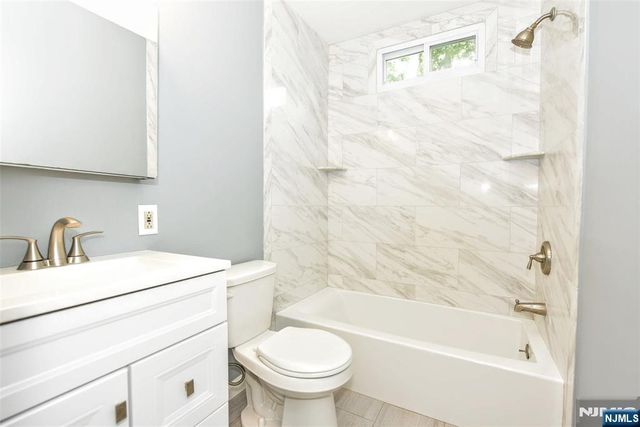 72 Ridgewald Avenue, Waldwick, NJ 07463