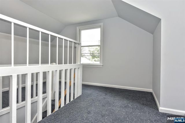 72 Ridgewald Avenue, Waldwick, NJ 07463