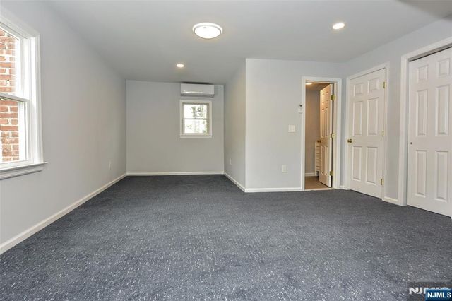 72 Ridgewald Avenue, Waldwick, NJ 07463