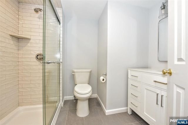 72 Ridgewald Avenue, Waldwick, NJ 07463