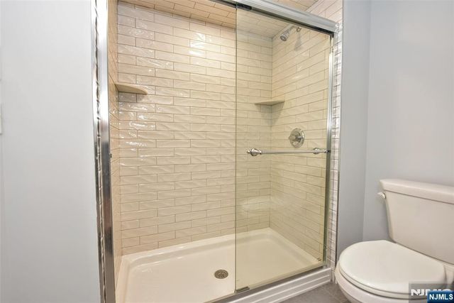 72 Ridgewald Avenue, Waldwick, NJ 07463