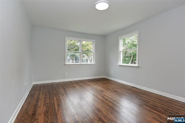 72 Ridgewald Avenue, Waldwick, NJ 07463