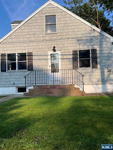 72 Ridgewald Avenue, Waldwick, NJ 07463