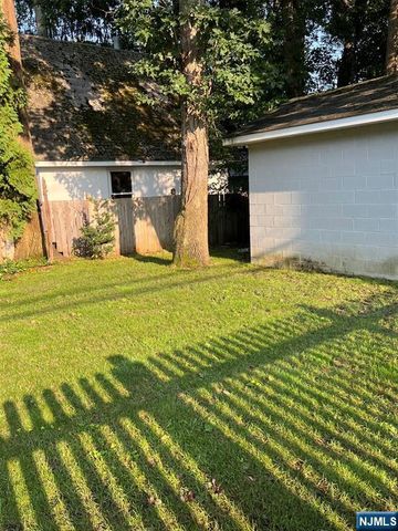 72 Ridgewald Avenue, Waldwick, NJ 07463