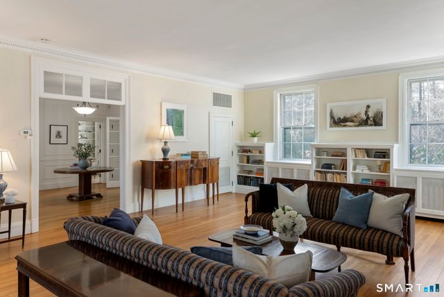 85 Bloomfield Avenue, West Hartford, CT 06105