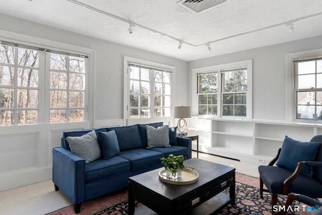 85 Bloomfield Avenue, West Hartford, CT 06105