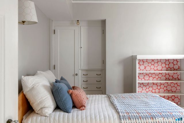 85 Bloomfield Avenue, West Hartford, CT 06105