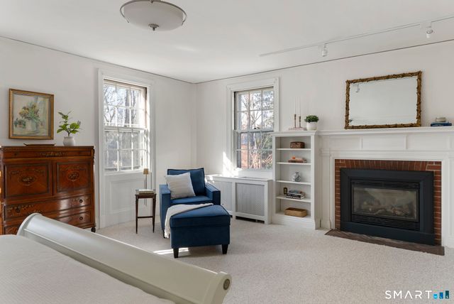 85 Bloomfield Avenue, West Hartford, CT 06105