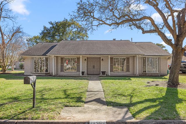 11403 Cold Spring Drive, Houston, TX 77043