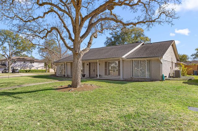 11403 Cold Spring Drive, Houston, TX 77043