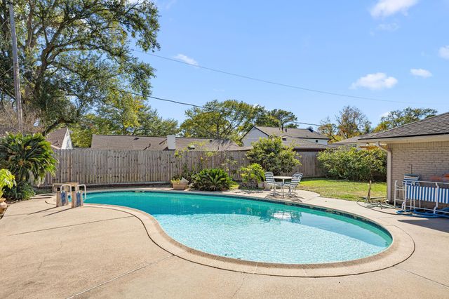 11403 Cold Spring Drive, Houston, TX 77043