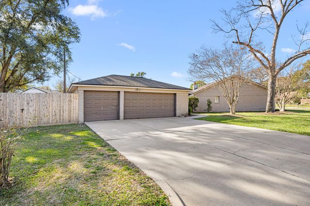 11403 Cold Spring Drive, Houston, TX 77043
