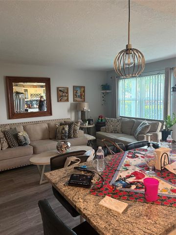 211 N Oakridge 211, Deerfield Beach, FL 33442