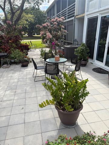 211 N Oakridge 211, Deerfield Beach, FL 33442