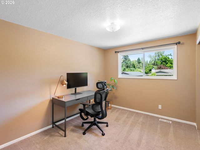 5966 Se SUNDIAL Ct, Milwaukie, OR 97222
