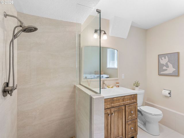 5966 Se SUNDIAL Ct, Milwaukie, OR 97222