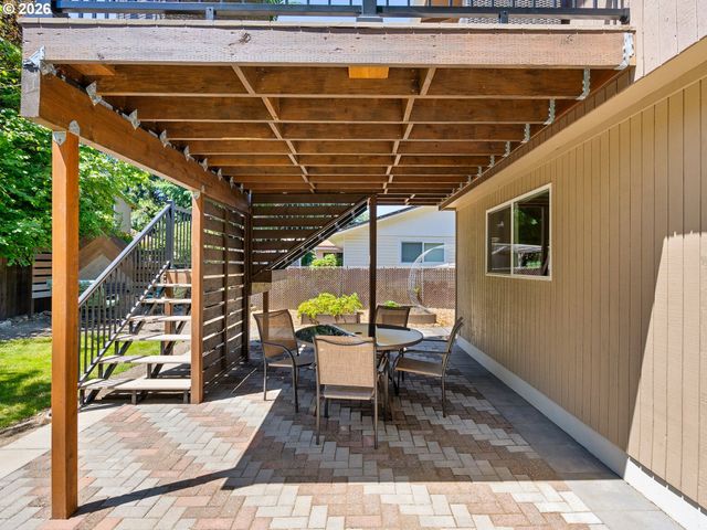 5966 Se SUNDIAL Ct, Milwaukie, OR 97222