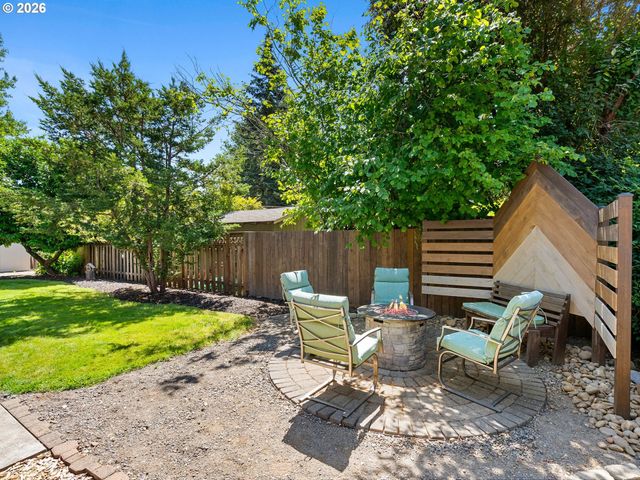 5966 Se SUNDIAL Ct, Milwaukie, OR 97222