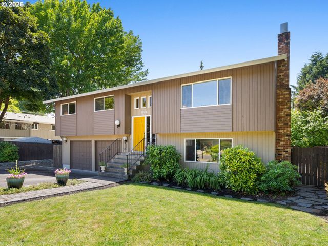 5966 Se SUNDIAL Ct, Milwaukie, OR 97222