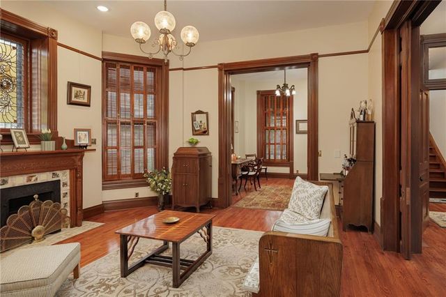 1328 Francis Street, St Joseph, MO 64501